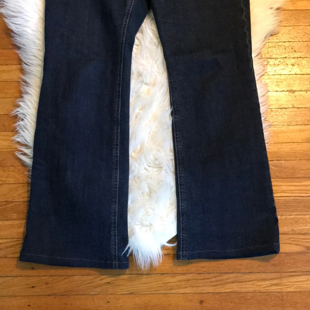 Chico’s Platinum Bootcut Size 1 Short Jeans - Picture 4 of 7